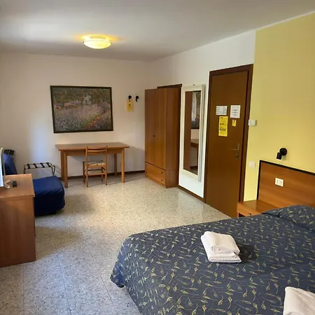 Hotel Benacus Bardolino Exterior photo